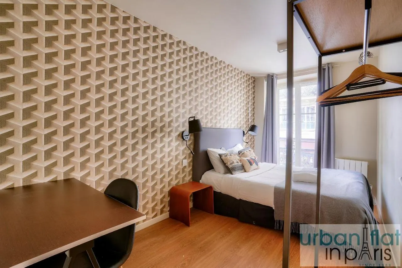 02 - Pretty 4Bdr Flat In Paris Apartment